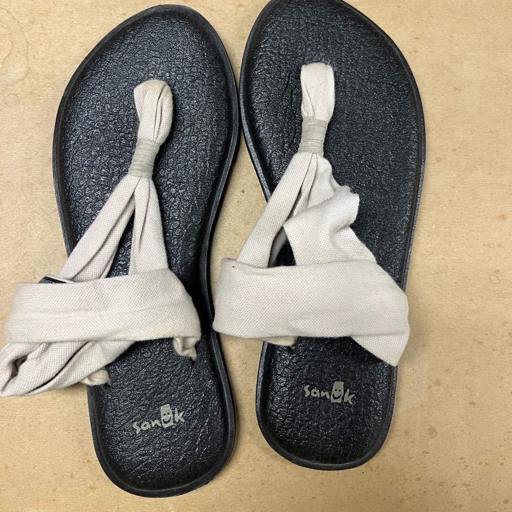 Sanuk Flip Flops